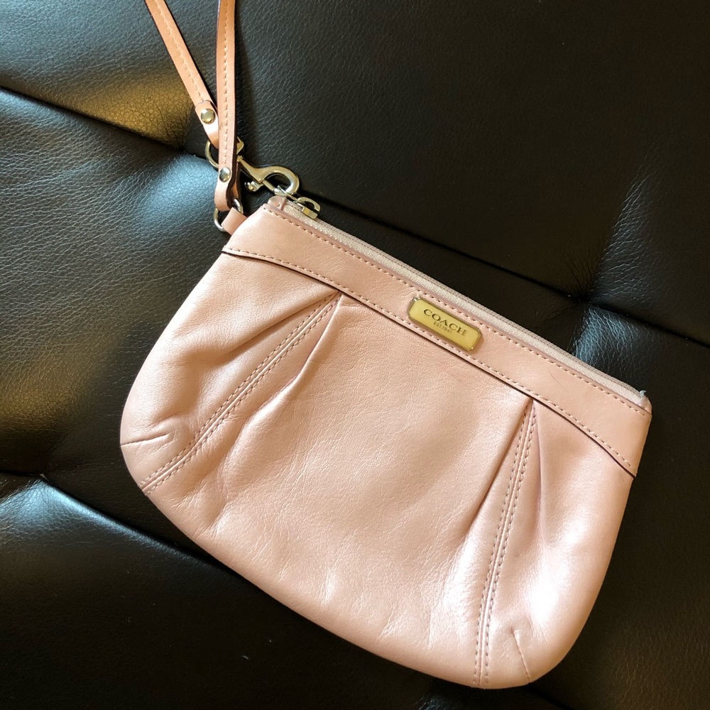 Coach Wristlet Purse Light Pink Leather